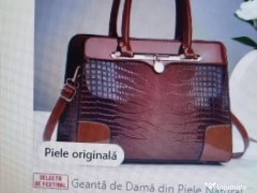 Doua genti de dama, una culoare negru si cealalta rosu burgundy 