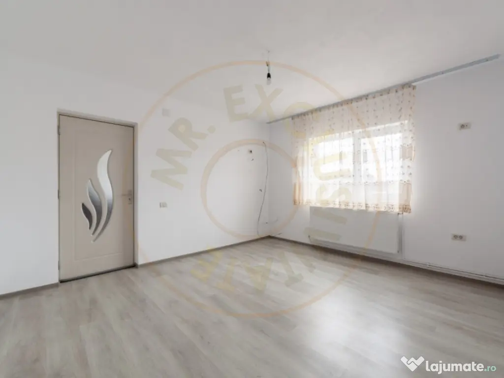 Casa P+M 130 mp, teren 818 mp – Calinesti, AG 