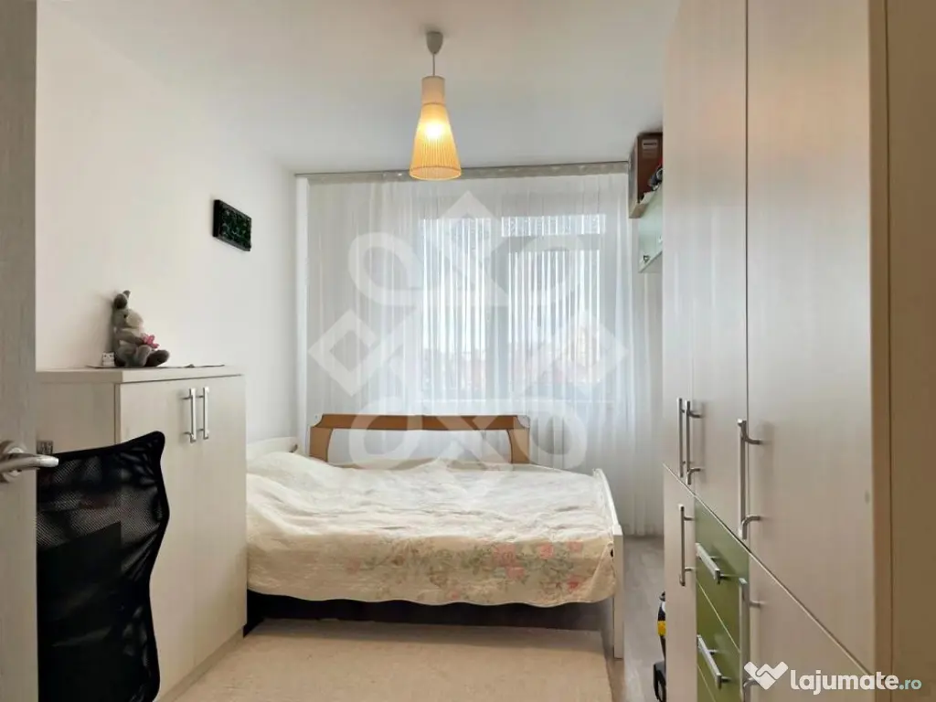 Apartament cu 3 camere si parcare privata in Nufarul, Oradea 
