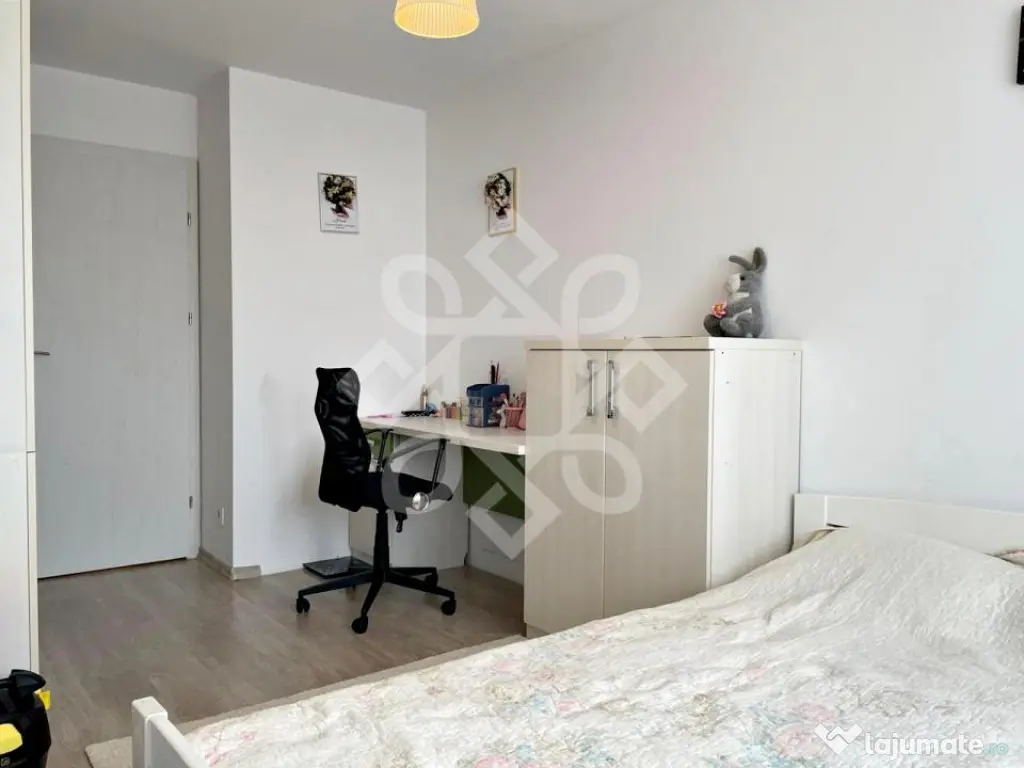 Apartament cu 3 camere si parcare privata in Nufarul, Oradea 