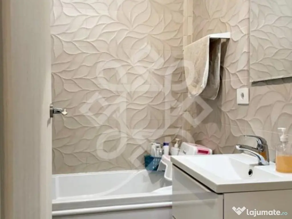 Apartament cu 3 camere si parcare privata in Nufarul, Oradea 