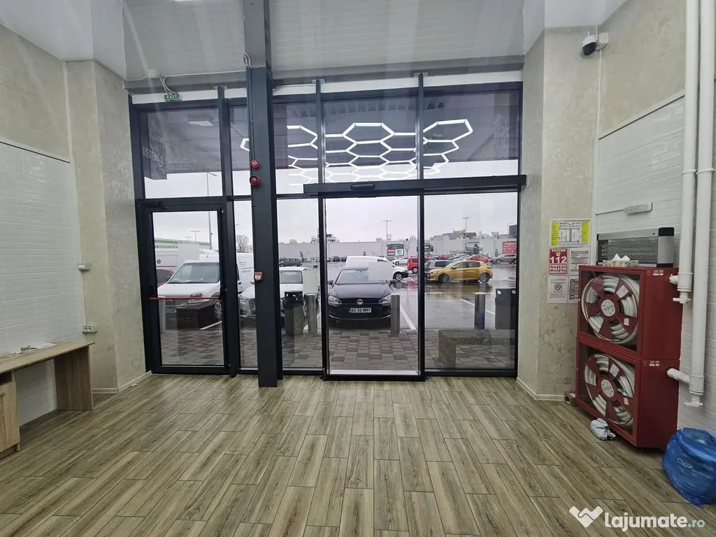 Spațiu comercial de închiriat – Shopping Park, Bd. Ni... 