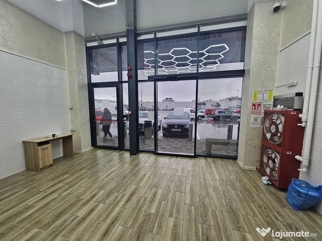 Spațiu comercial de închiriat – Shopping Park, Bd. Ni... 