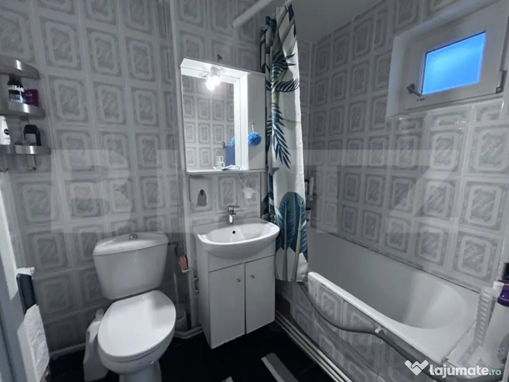 Apartament 3 camere, 68 mp, zona 9 Mai - Aleea Teilor