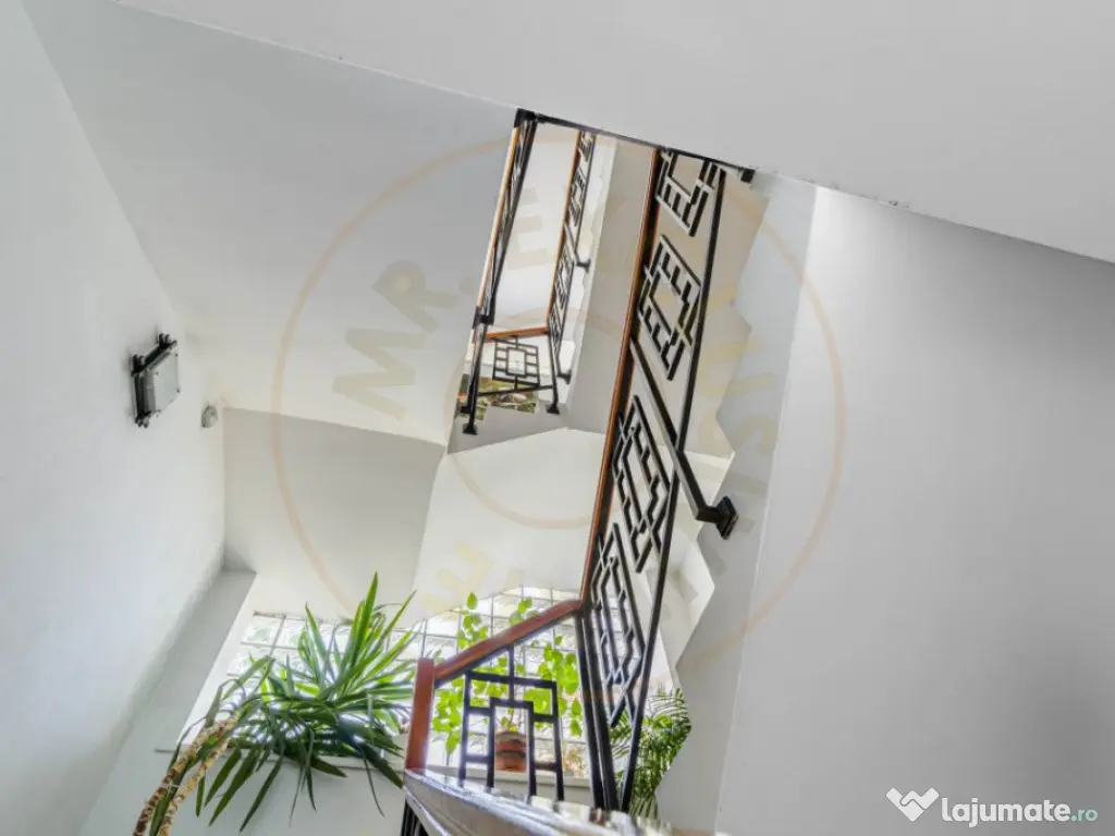 Clădire modernă, versatilă, cu terasă panoramică – lo 