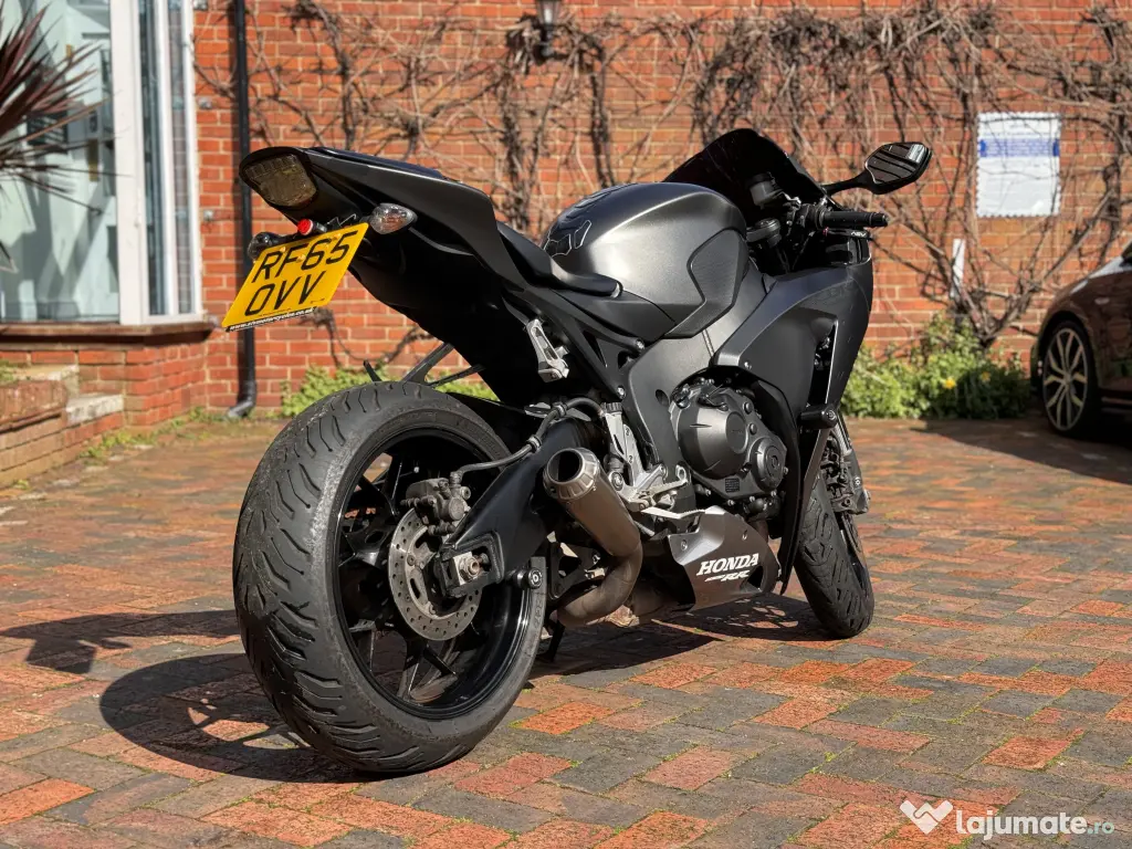 Vand Urgent Honda CBR 1000 RR R Fireblade 