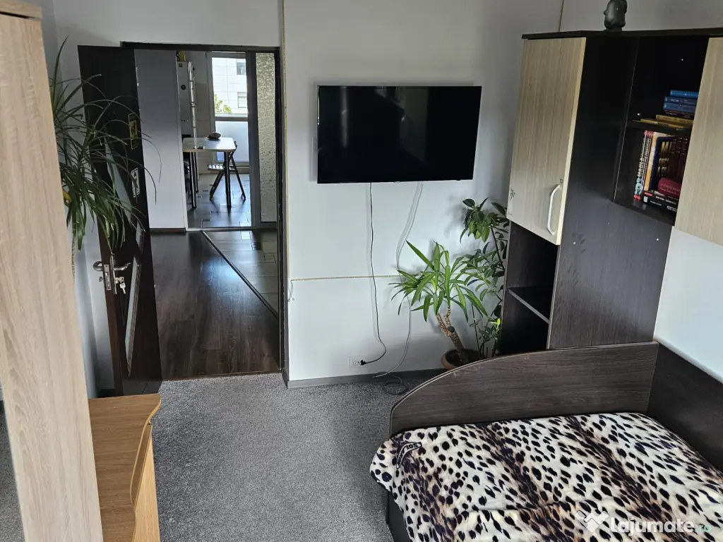 Apartament 3 camere, 80 mp, decomandat, etaj 3/4, Poitiers Continental 