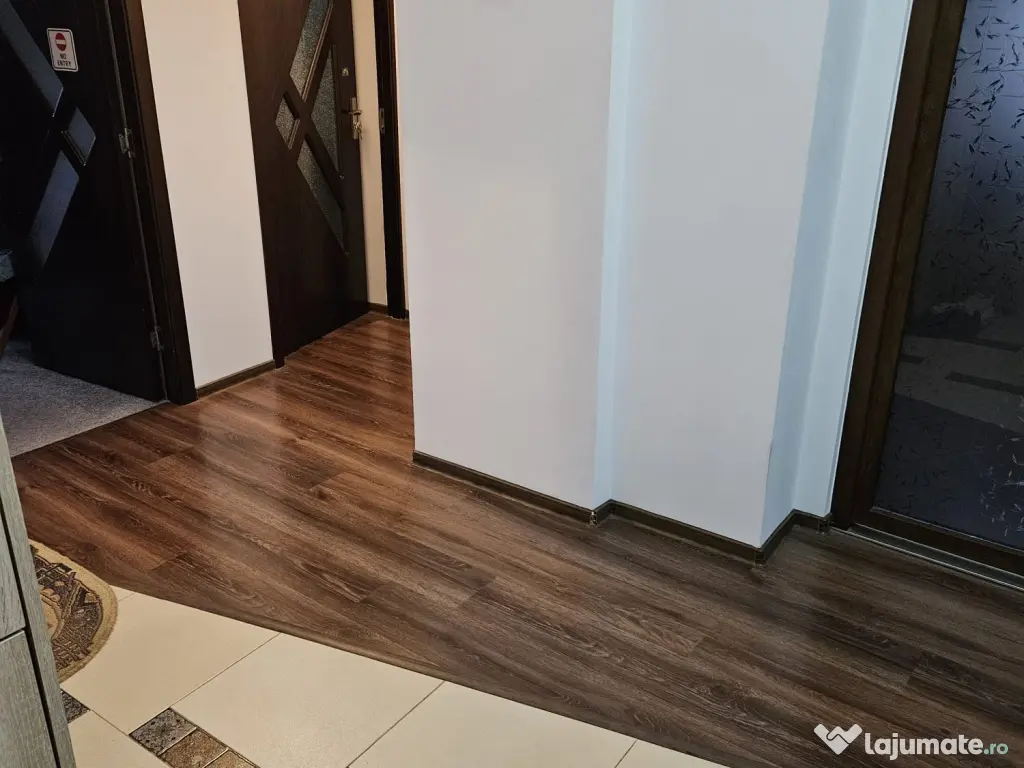 Apartament 3 camere, 80 mp, decomandat, etaj 3/4, Poitiers Continental 