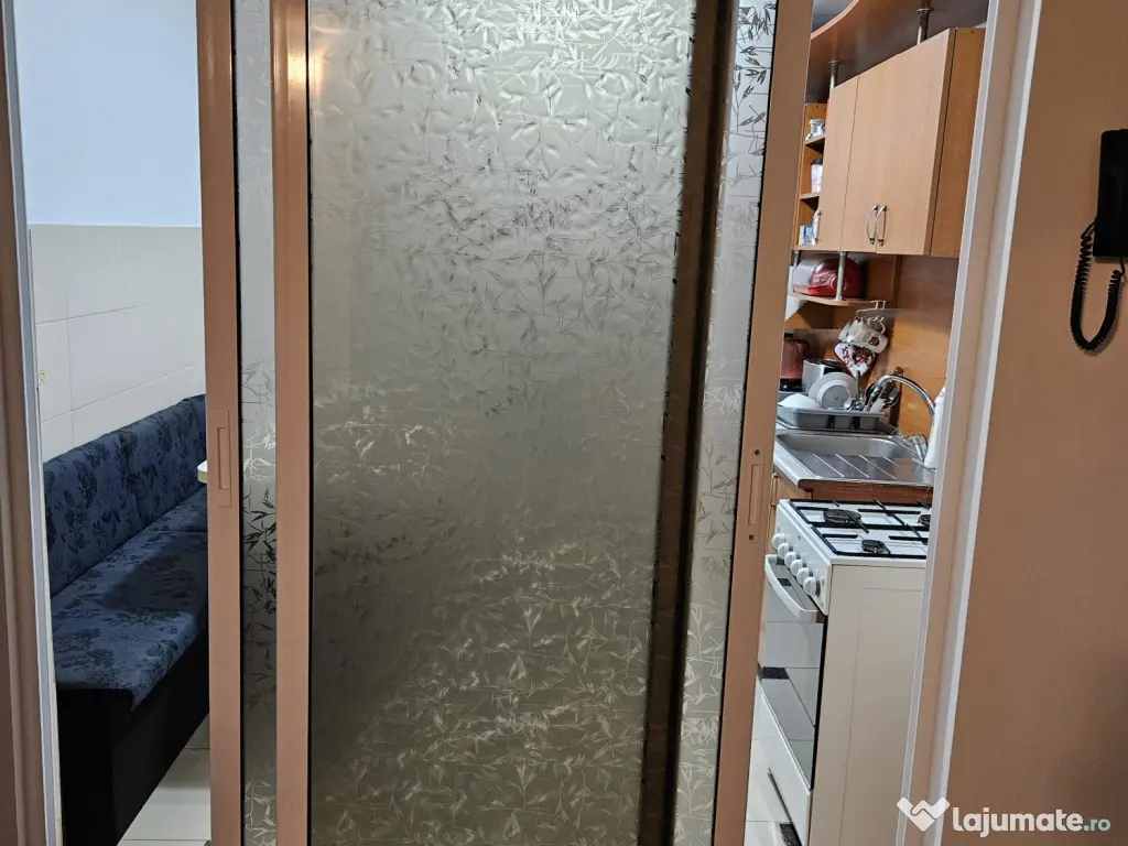 Apartament 3 camere, 80 mp, decomandat, etaj 3/4, Poitiers Continental 