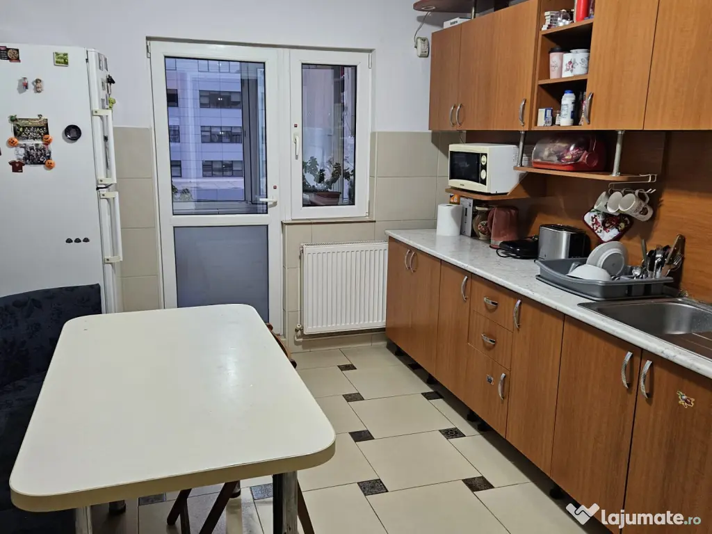 Apartament 3 camere, 80 mp, decomandat, etaj 3/4, Poitiers Continental 