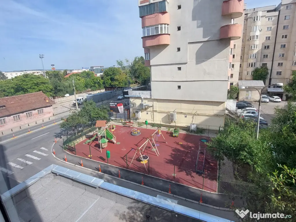 De închiriat apartament două camere Frații Golești 