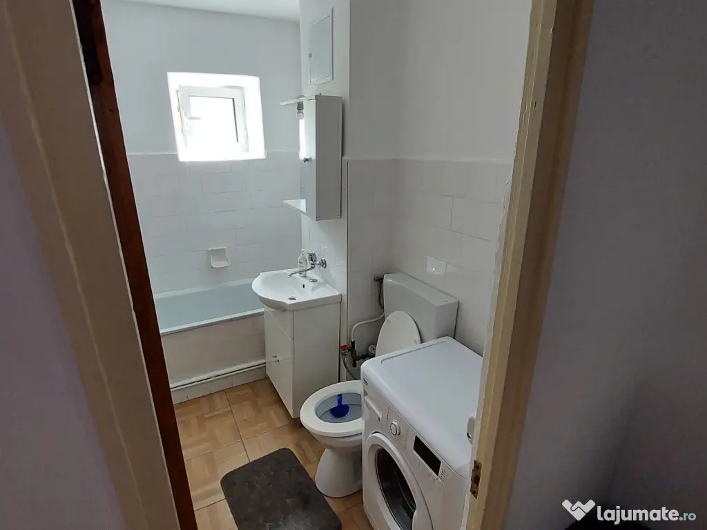 De închiriat apartament două camere Frații Golești 