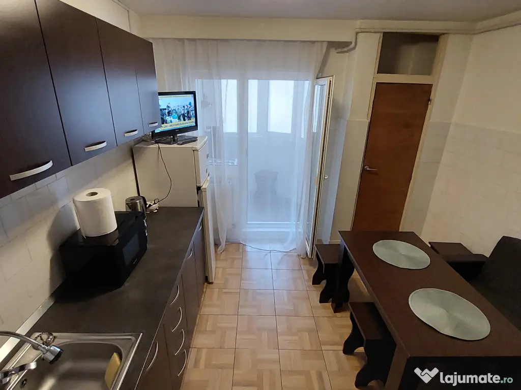 De închiriat apartament două camere Frații Golești 