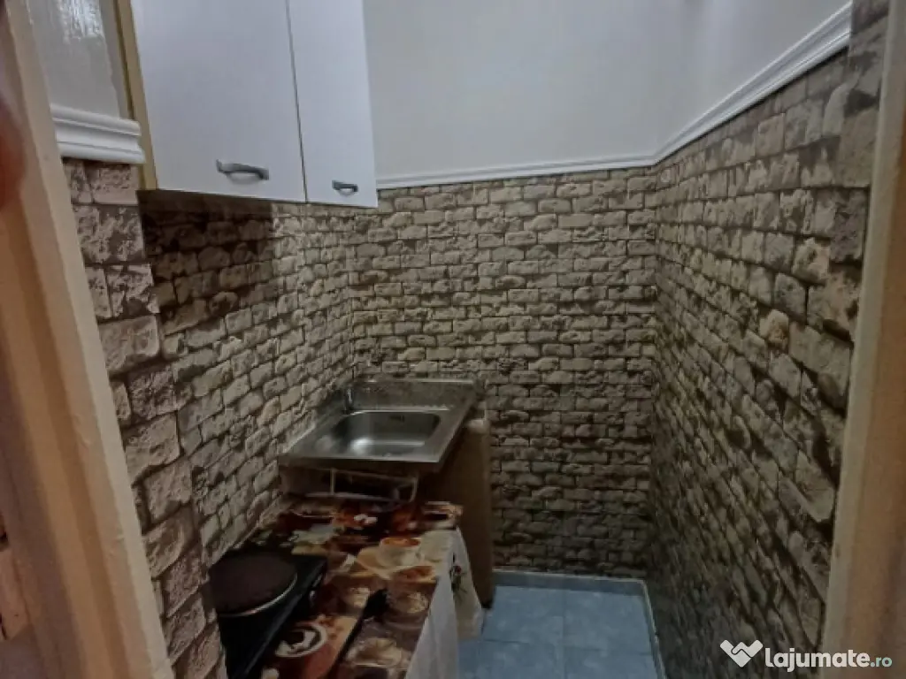 Apartament 1 camera - Decomandat, 26 mp, Etaj 2/9 - Podu Ros 