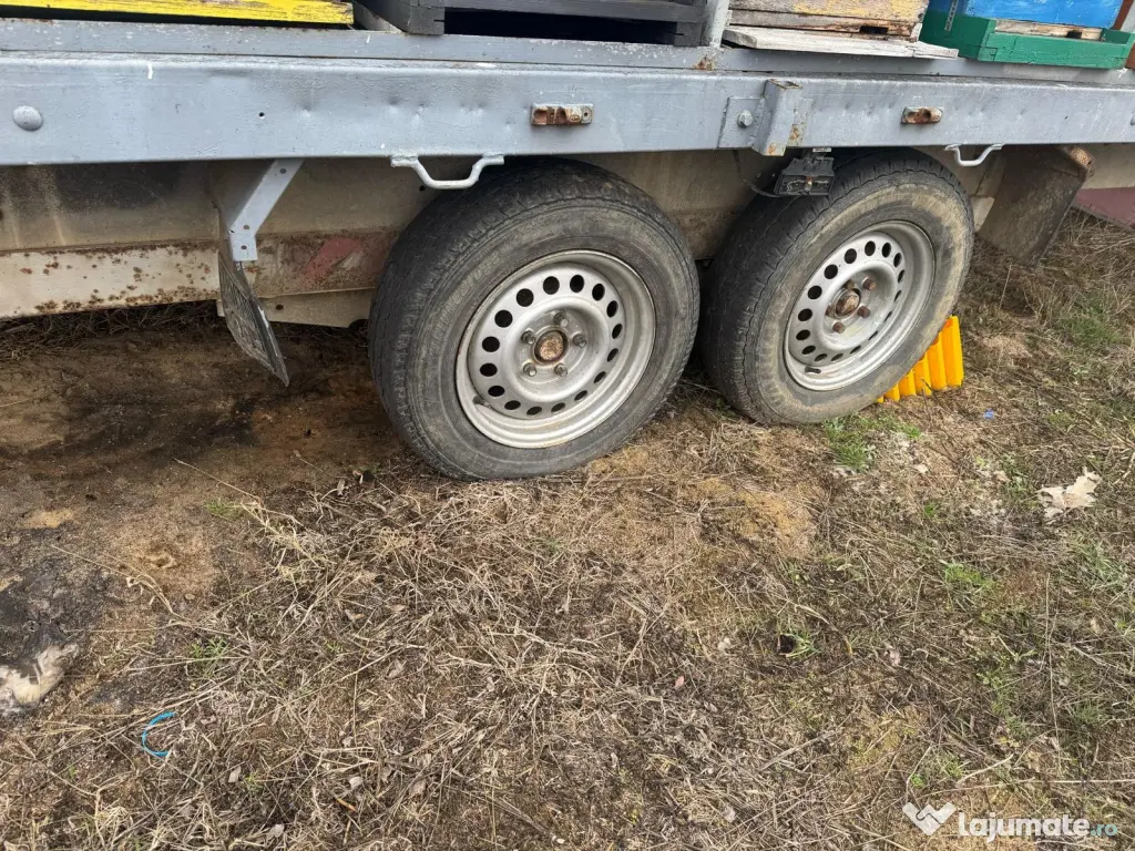 2 Remorci Apicole Stare Foarte Buna 32/48 Stupi Transport si Suparit