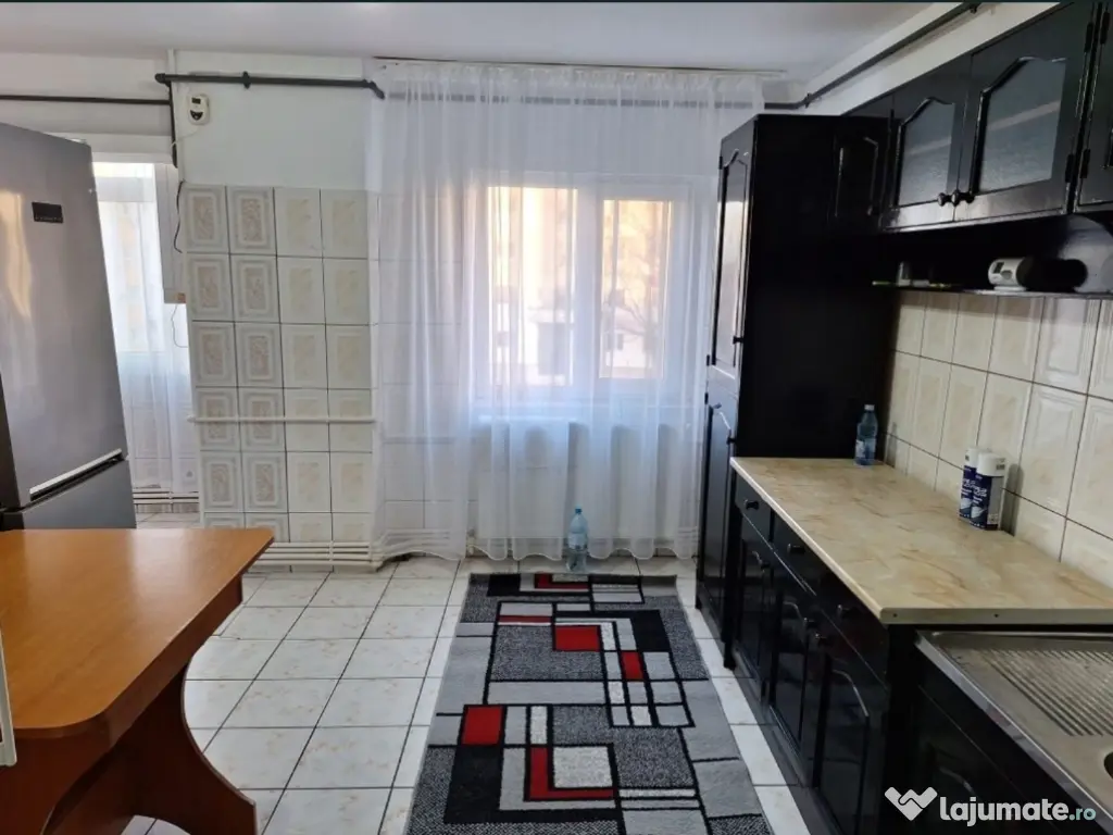 închiriere apartament 3 camere