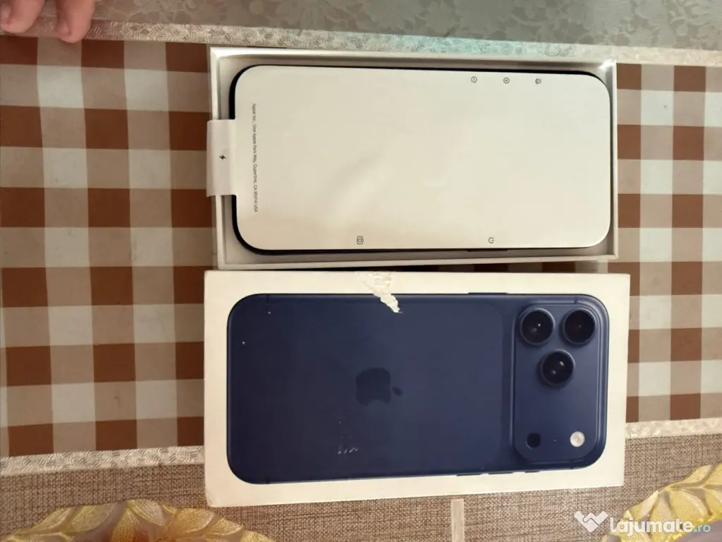 Vând iPhone 17 Pro Max, 512GB 