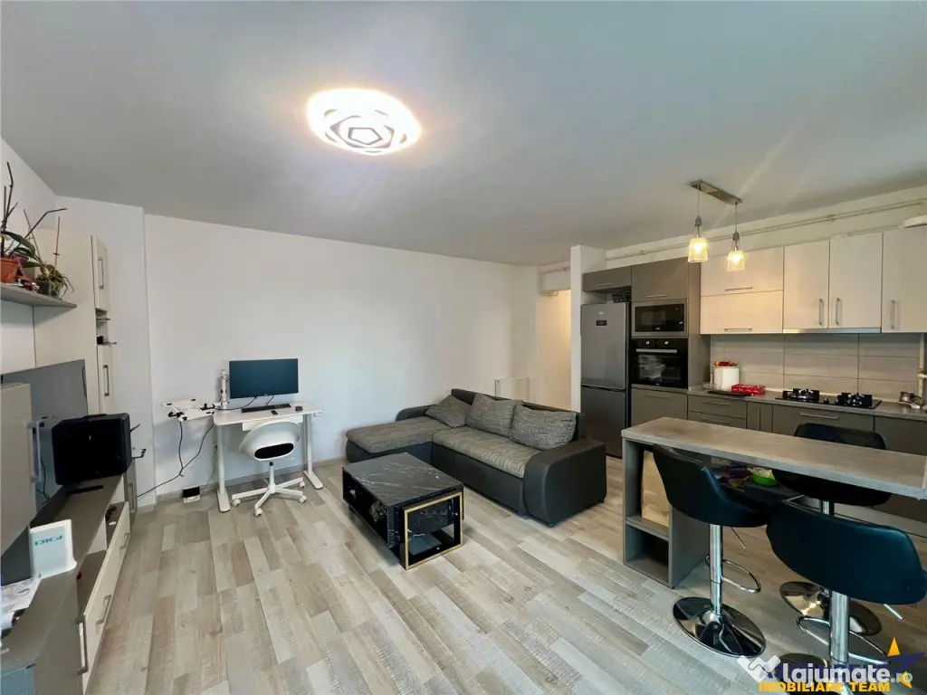 Apartament decomandat, zona Coresi, Tractorul, 2 locuri parc 