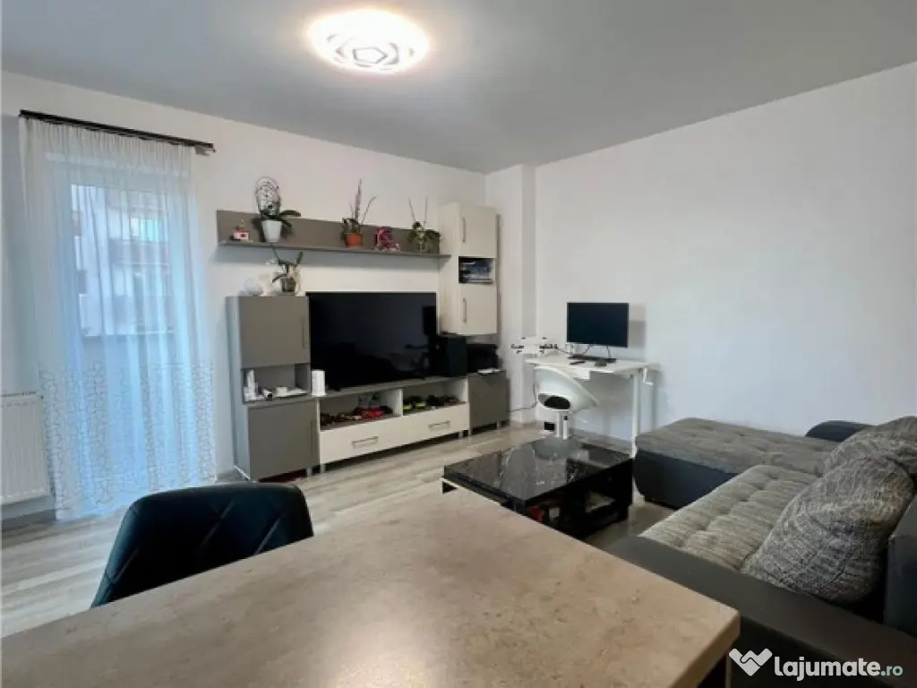Apartament decomandat, zona Coresi, Tractorul, 2 locuri parc 