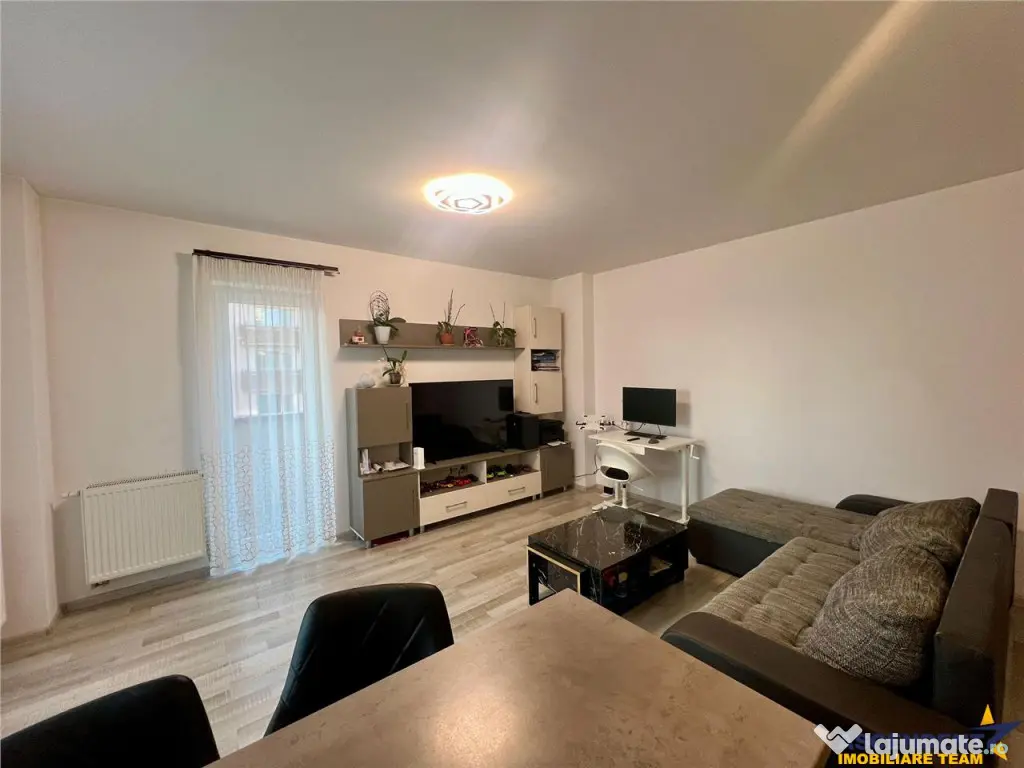 Apartament decomandat, zona Coresi, Tractorul, 2 locuri parc 