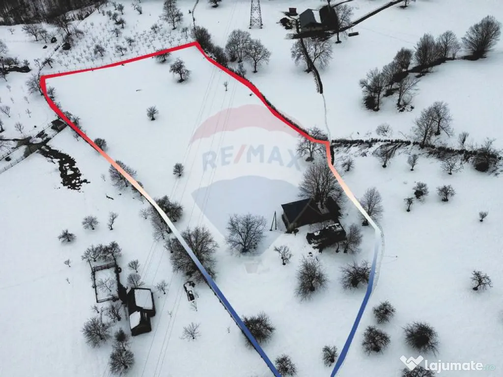 Teren 826mp in CAVNIC zona Pietrele Soimului cu o priveli...