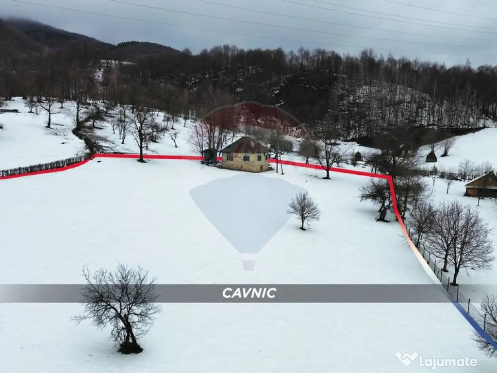 Teren 826mp in CAVNIC zona Pietrele Soimului cu o priveli...