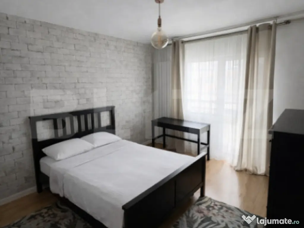 Apartament 4 camere, decomandat, 82 mp, 2 bai, etaj intermed 