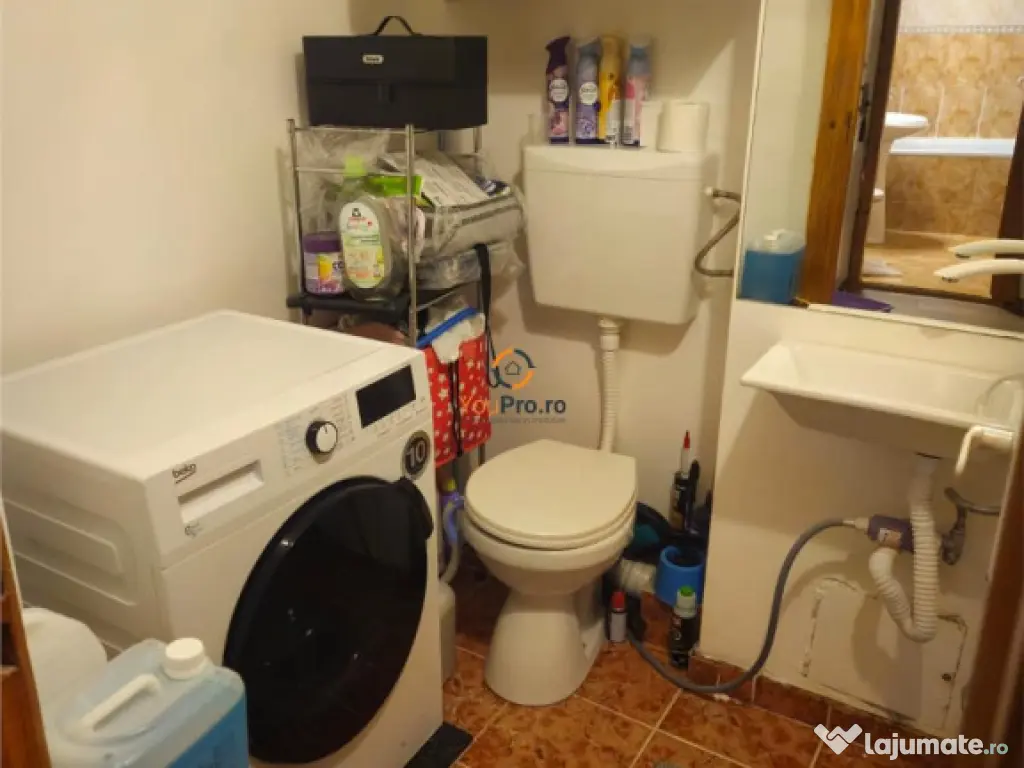 Decomandat 3 camere vedere pe doua parti zona Lipovei etaj 