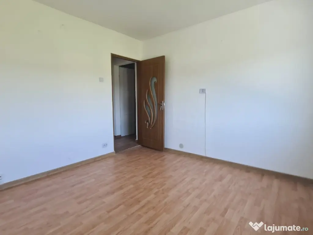 Vând ap cu 2 camere, decomandat, et1 în Curtea de Arges 