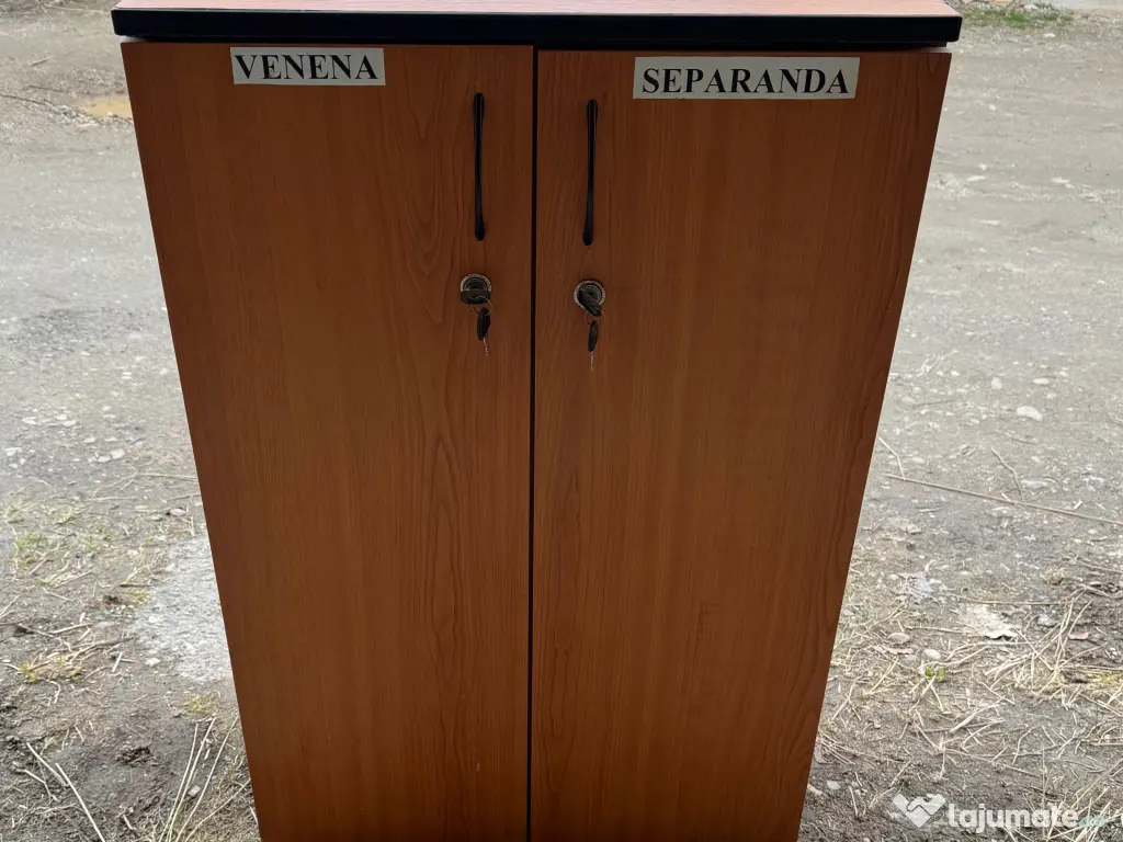 Dulap din lemn - culoare cires