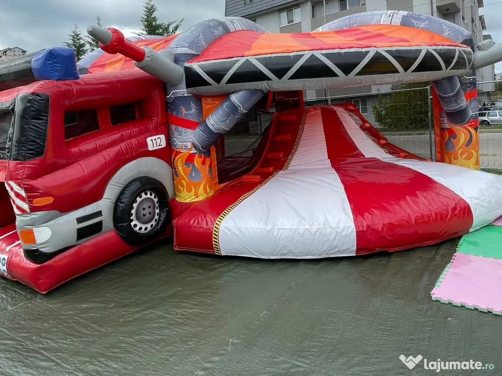Tobogan castel gonflabil copii masina pompieri folosit 3 luni 