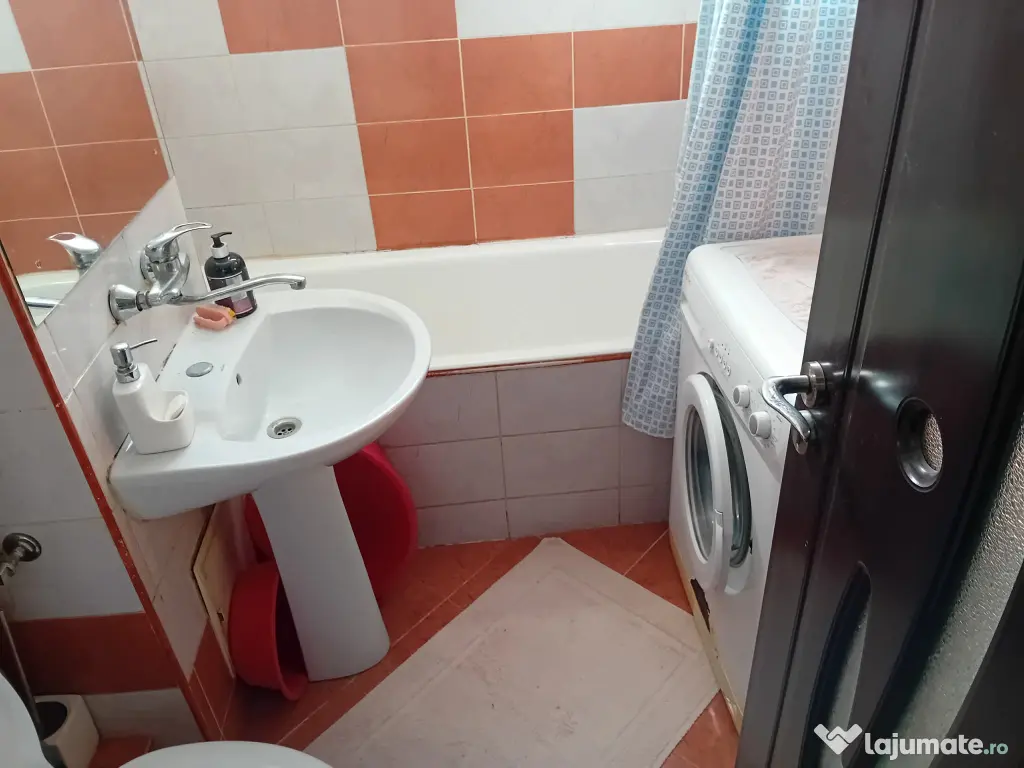 Ap 2 Cam Maratei aproape de piata mare 54mp etaj 3 renovat decomandat 