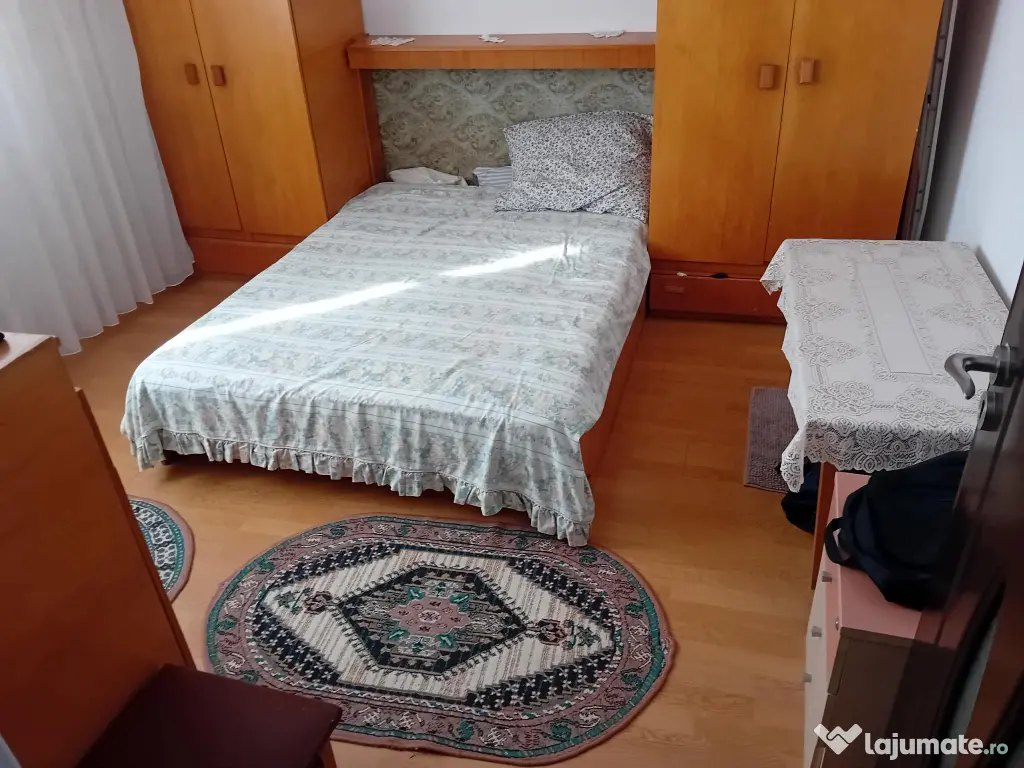 Ap 2 Cam Maratei aproape de piata mare 54mp etaj 3 renovat decomandat 