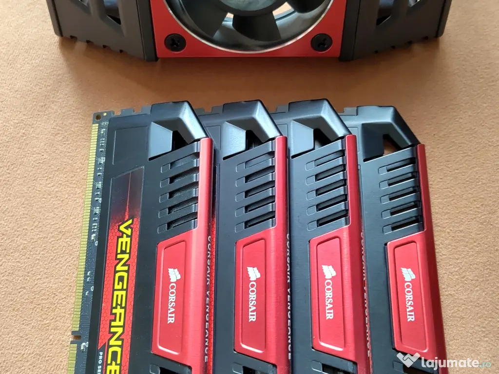 Corsair Vengeance Pro 32GB (4x8GB) DRR3 1866Mhz + Corsair Vengeance RAM Cooler