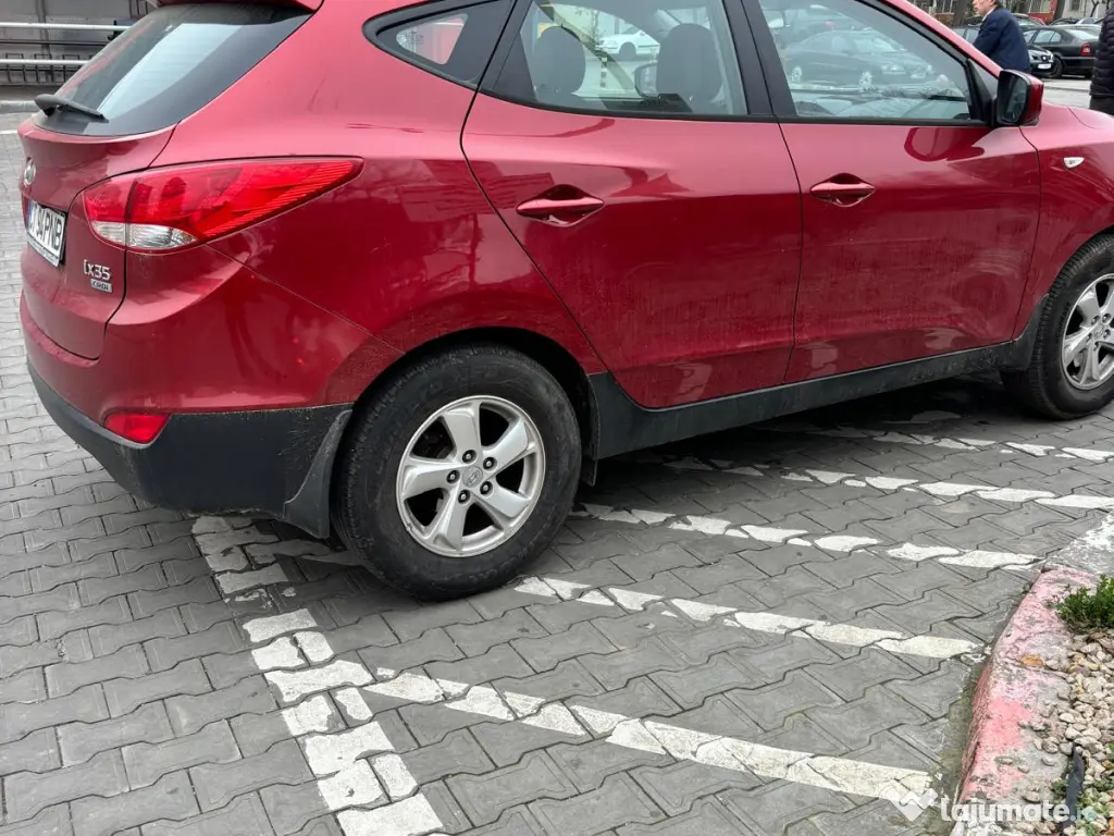 Hiundai ix35 Particular , ofer certificat fiscal