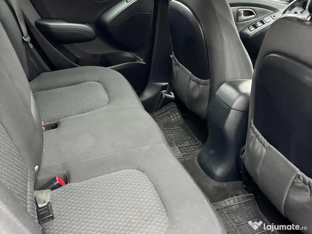 Hiundai ix35 Particular , ofer certificat fiscal