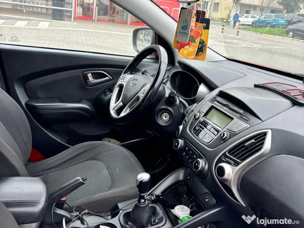 Hiundai ix35 Particular , ofer certificat fiscal