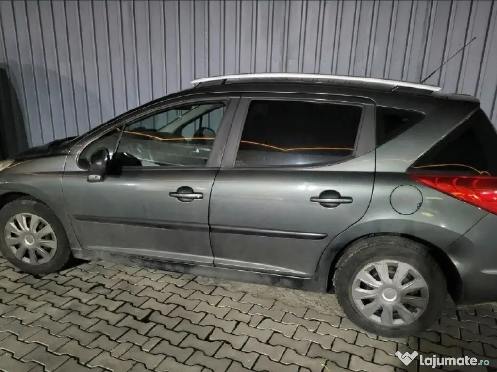 Vând Peugeot 207 - 2011 