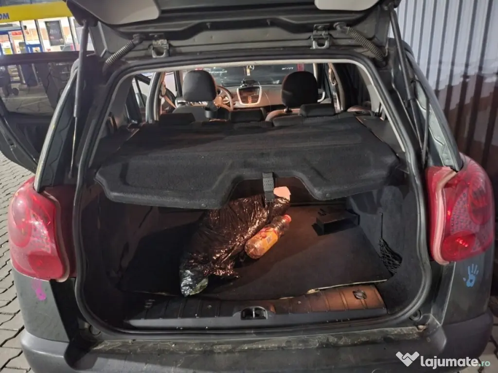 Vând Peugeot 207 - 2011 