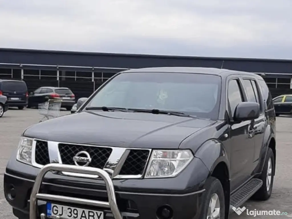 Vând Nissan Pathfinder 4x4, 2,5 dci 177 cp, 7 locuri, cu doar 151000 km rulați 