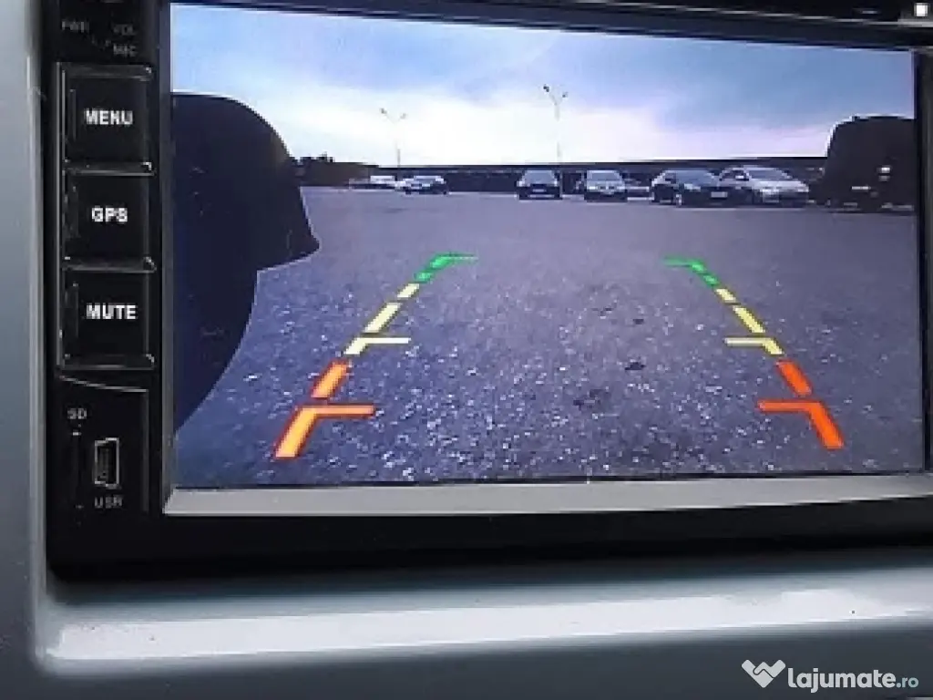 Vând Nissan Pathfinder 4x4, 2,5 dci 177 cp, 7 locuri, cu doar 151000 km rulați 