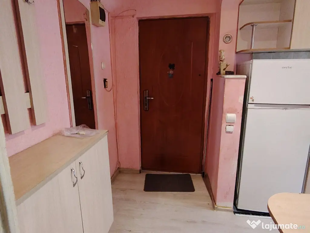 Vând/închiriez apartament et1,2 cmere