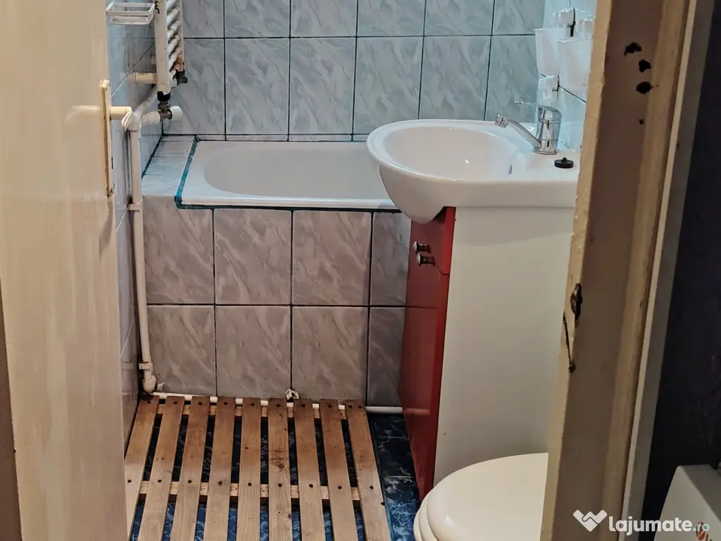 Vând/închiriez apartament et1,2 cmere