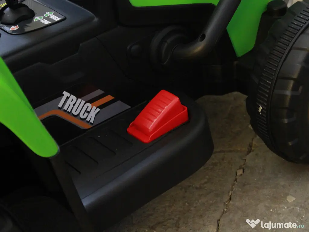 Tractoras electric Kinderauto BJ611 2x30W 12V cu remorca si RC Green 