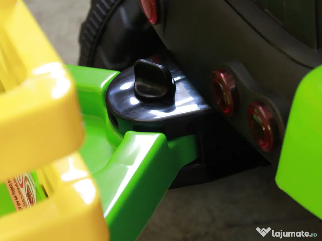 Tractoras electric Kinderauto BJ611 2x30W 12V cu remorca si RC Green 