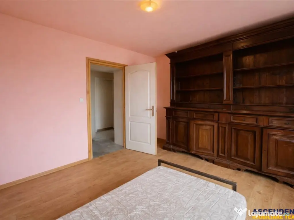 Film3D!Proprietate cu potential:casa, atelier,domeniu de 2.7