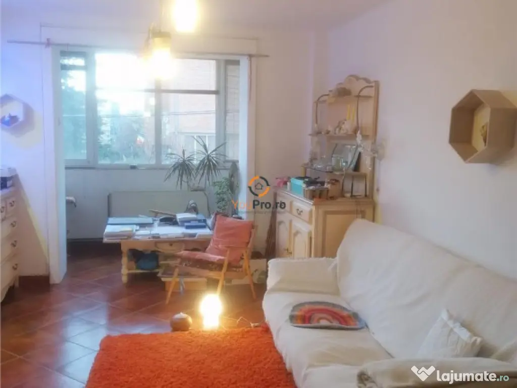 Decomandat semicentral 3 camere Universitatea de Vest