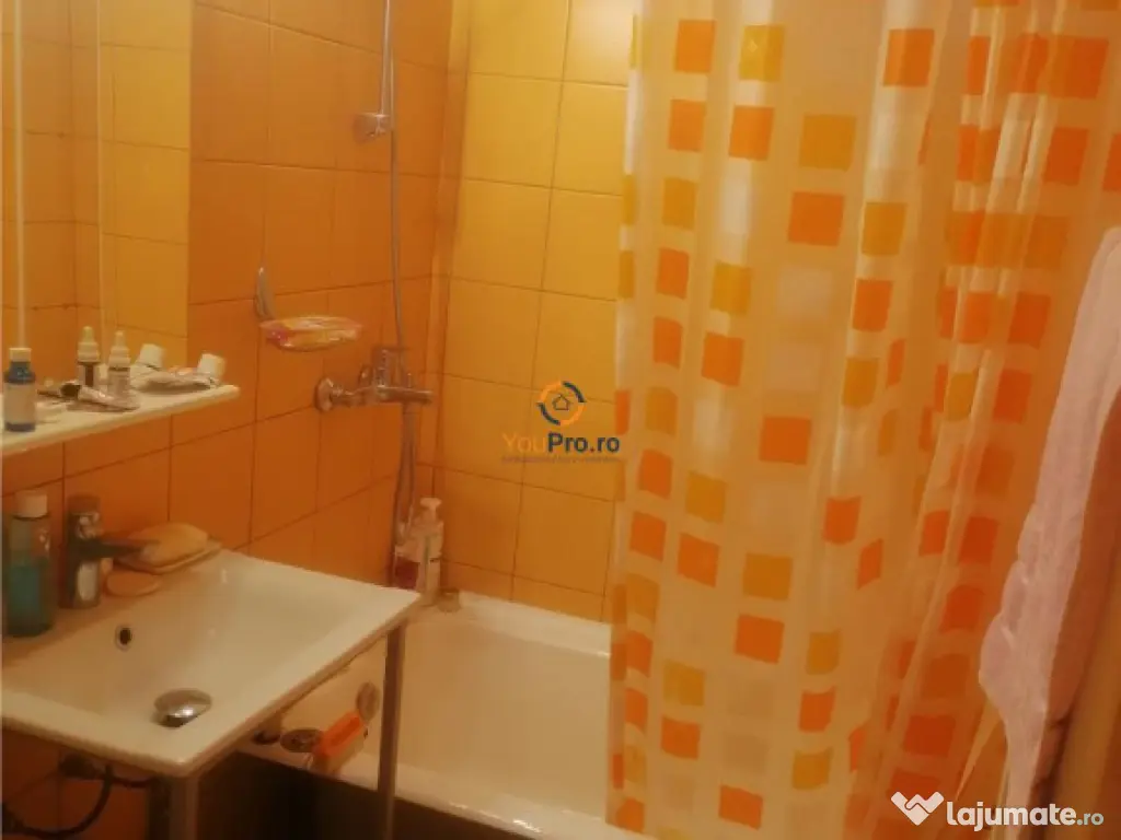 Decomandat semicentral 3 camere Universitatea de Vest