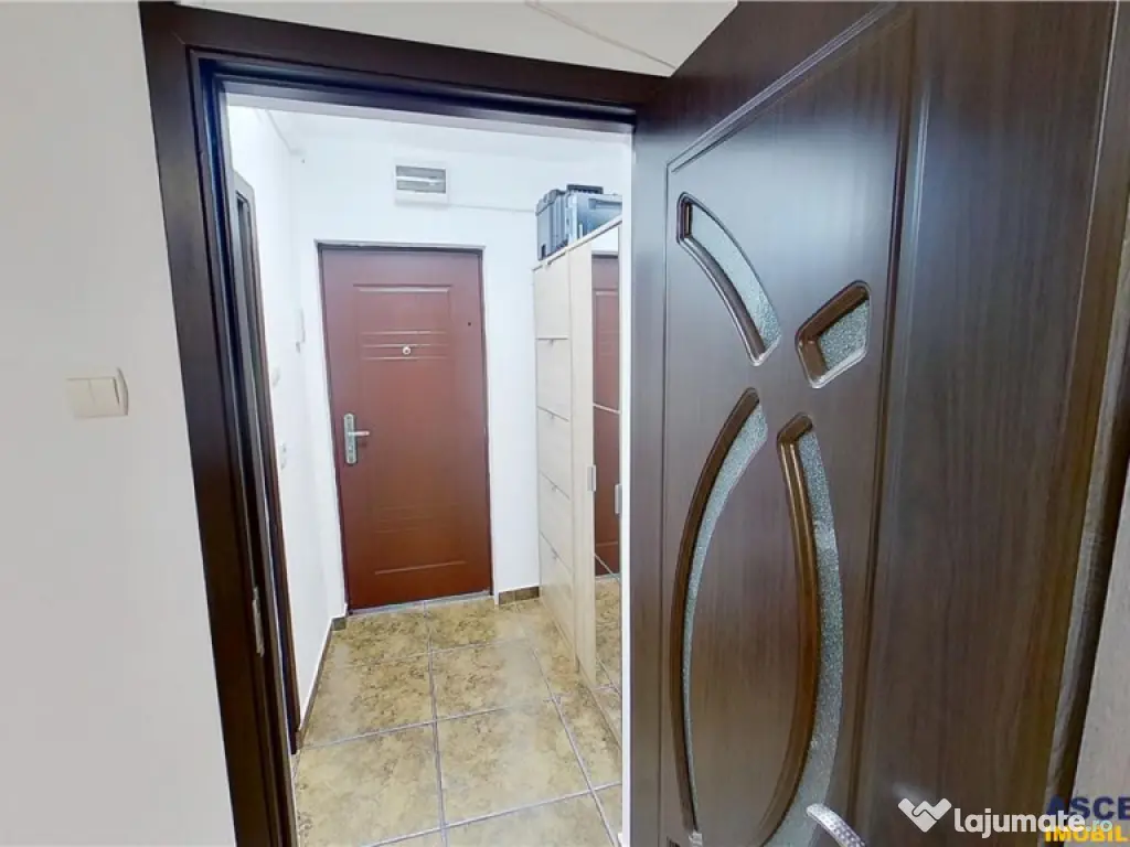 Garsoniera moderna, etaj intermediar, cadru natural, Noua Br 