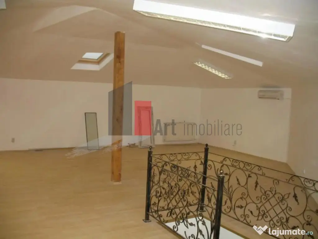 Oportunitate Unică! Vilă Spațioasă lângă Podul Gran... 